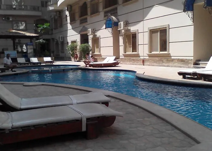 Daire Cozy With Pool Near *