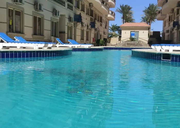 Cozy With Pool Near Daire *